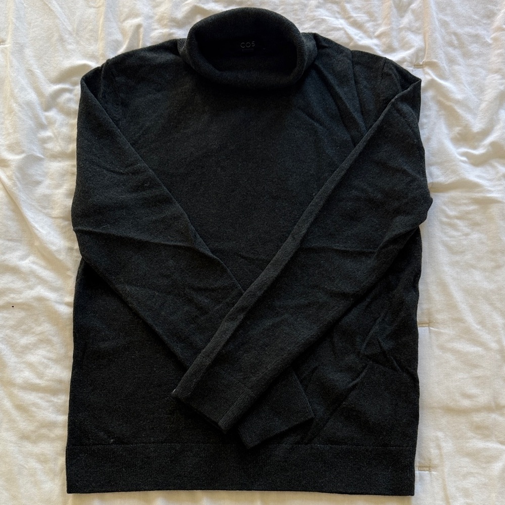 COS Dark Gray Men's Turtleneck Sweater